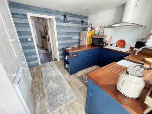 Kitchen- click for photo gallery